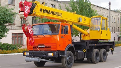 avtokran 25t 21m